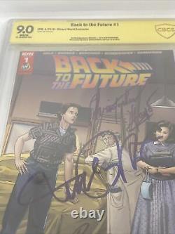 SIGNED BY Christopher LLOYD & MICHAEL J. FOX BACK TO THE FUTURE Comic CBCS 9.0